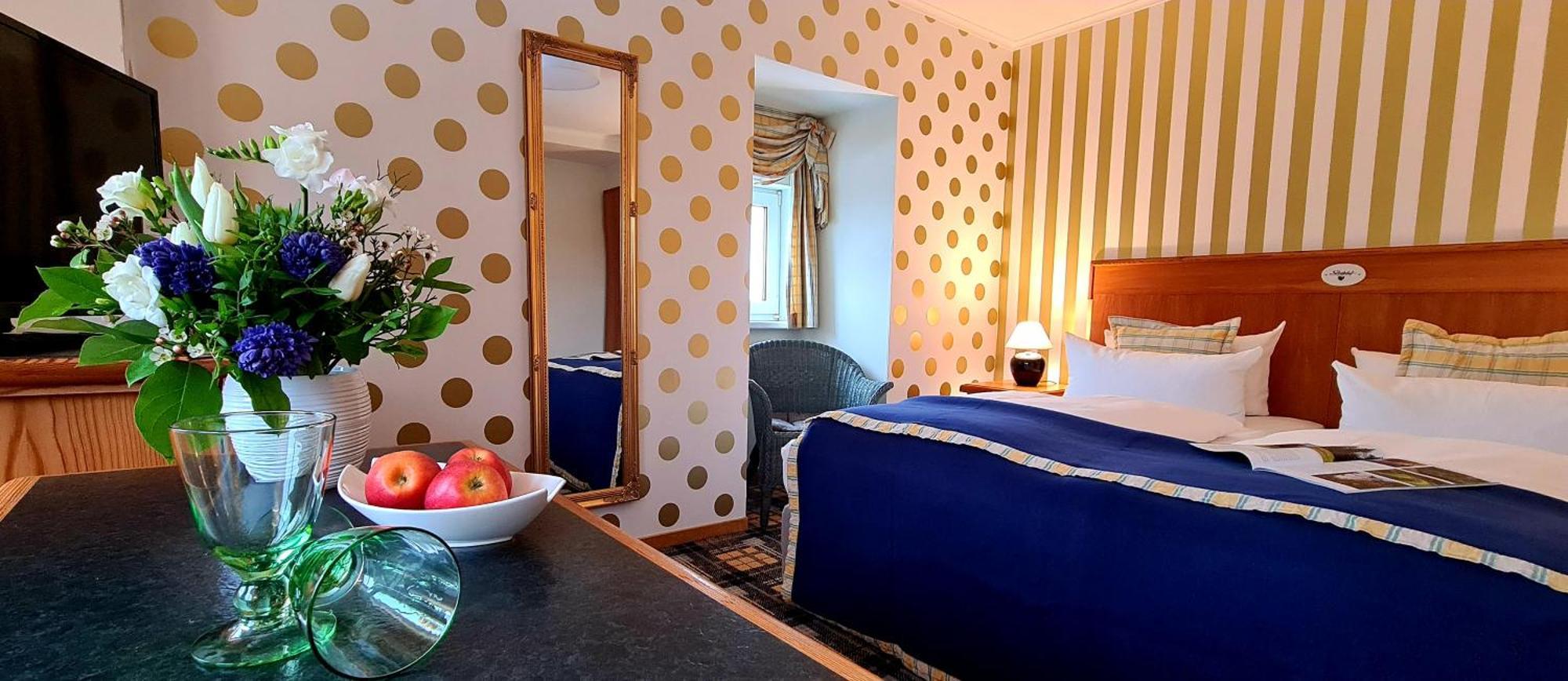 Hotel Schieferhof - Glaslust Нойхаус ам Ренвег Екстериор снимка