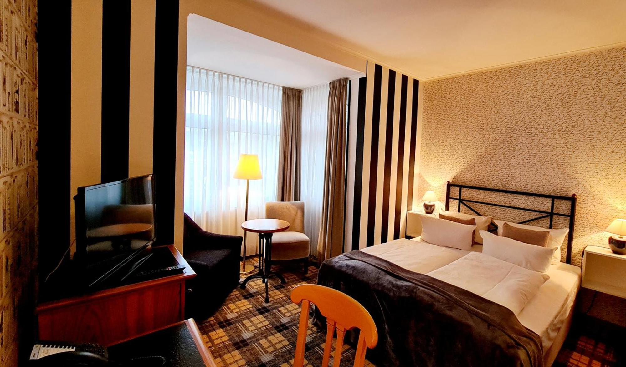 Hotel Schieferhof - Glaslust Нойхаус ам Ренвег Екстериор снимка