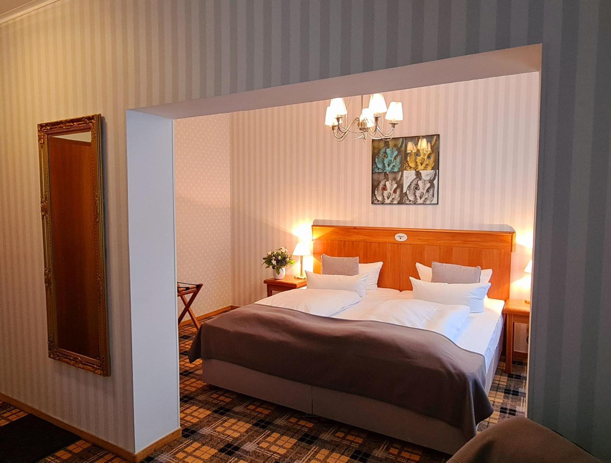 Hotel Schieferhof - Glaslust Нойхаус ам Ренвег Екстериор снимка