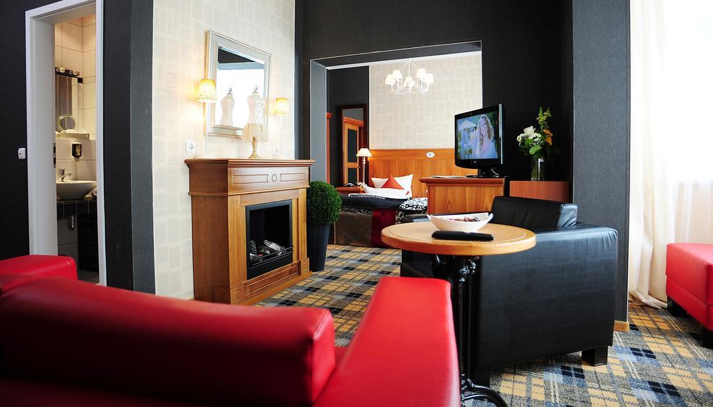 Hotel Schieferhof - Glaslust Нойхаус ам Ренвег Екстериор снимка