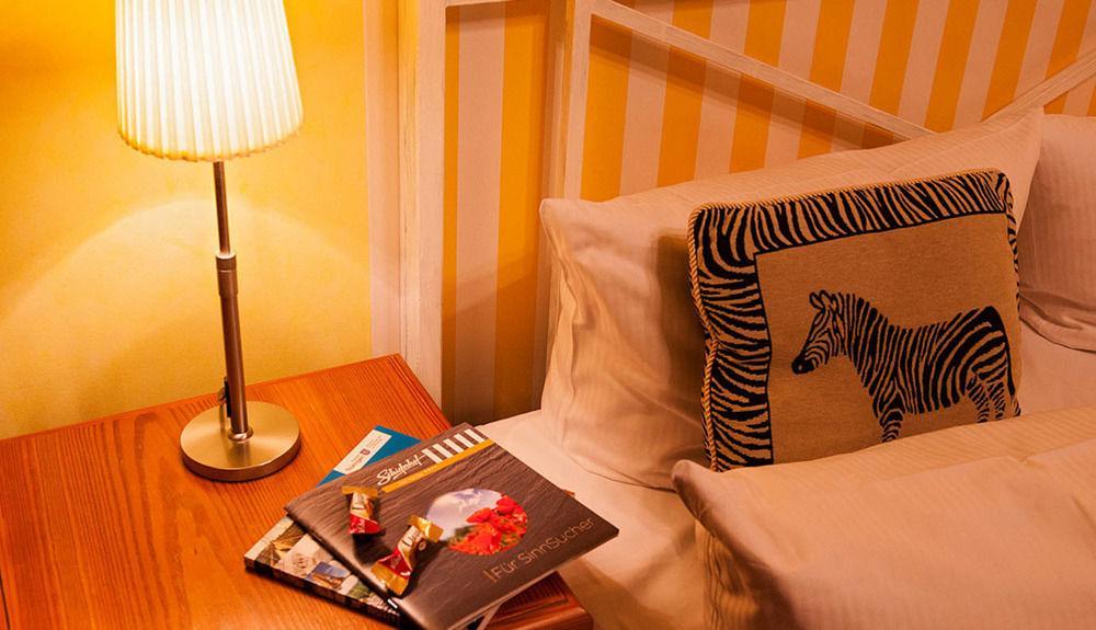 Hotel Schieferhof - Glaslust Нойхаус ам Ренвег Екстериор снимка