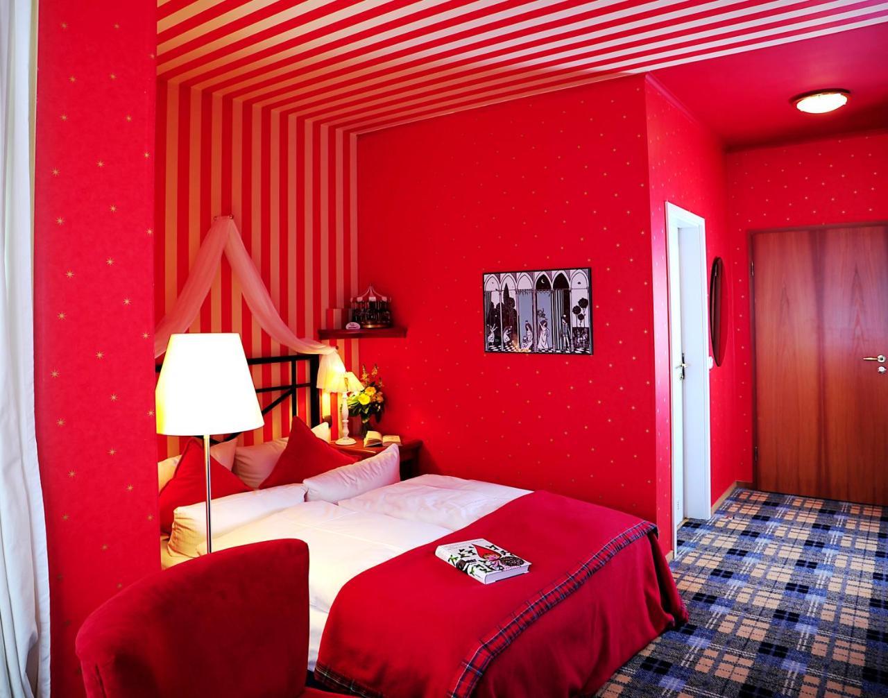 Hotel Schieferhof - Glaslust Нойхаус ам Ренвег Екстериор снимка